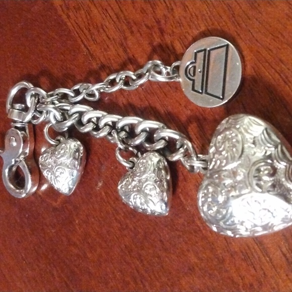 KATHY VAN ZEELAND Key Chain Fob Purse Charm Hearts & Silver Chain. - Picture 2 of 2